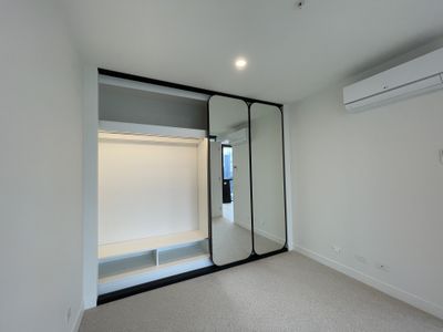 5306 / 134 Spencer Street, Melbourne