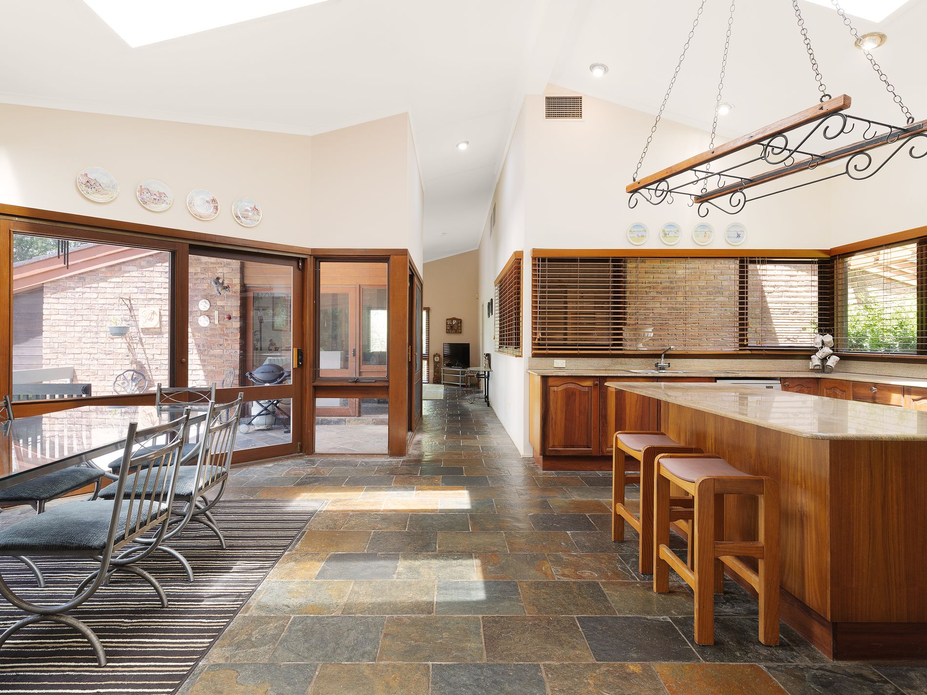 11 Forest Knoll, Castle Hill