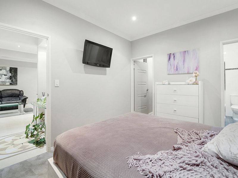 35A Hartfield Way, Westminster