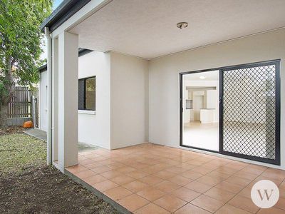 2 / 75 Cornwall Street, Annerley