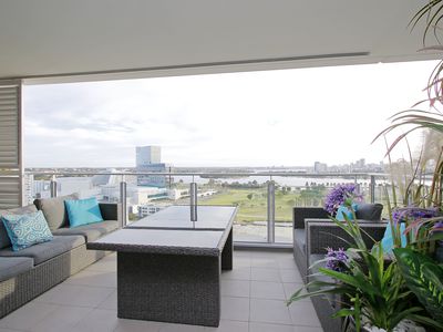 1602 / 96 Bow River Crescent, Burswood