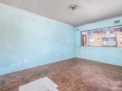 4 / 28 Barber Avenue, Eastlakes