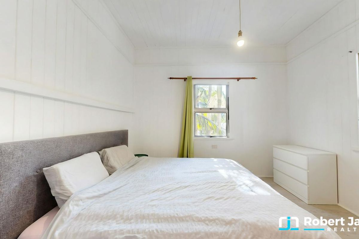 42 Laguna Street, Boreen Point