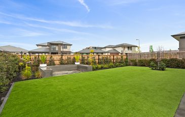 21 GRAZING WAY, Clyde North