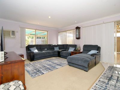 28 Round Hill Drive , Port Kennedy
