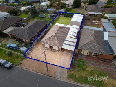 10 Songlark Crescent, Werribee