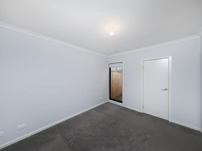 31 Pienza Road, Fraser Rise