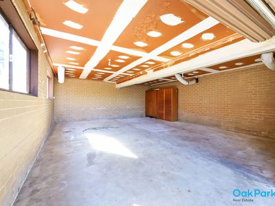 81 New Road, Oak Park