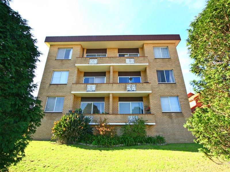 2 / 7 Russell St, Woonona