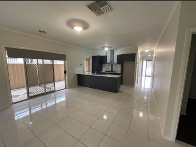 16 CASTLETON STREET, Wodonga