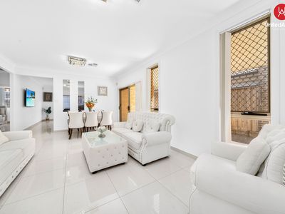 86 Hemsworth Avenue, Middleton Grange