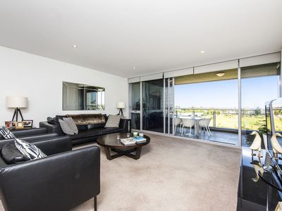 6 / 39 Bow River Crescent, Burswood