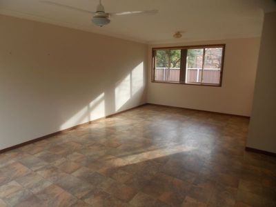 2 / 25 Dog Trap Road, Ourimbah