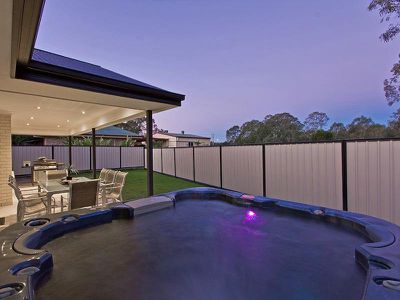 8 Wirra Cct, Wynnum West