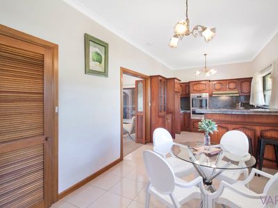 29 Lake View Crescent, Highbury