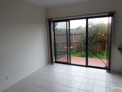 2 / 30 Simon Court, Hampton Park