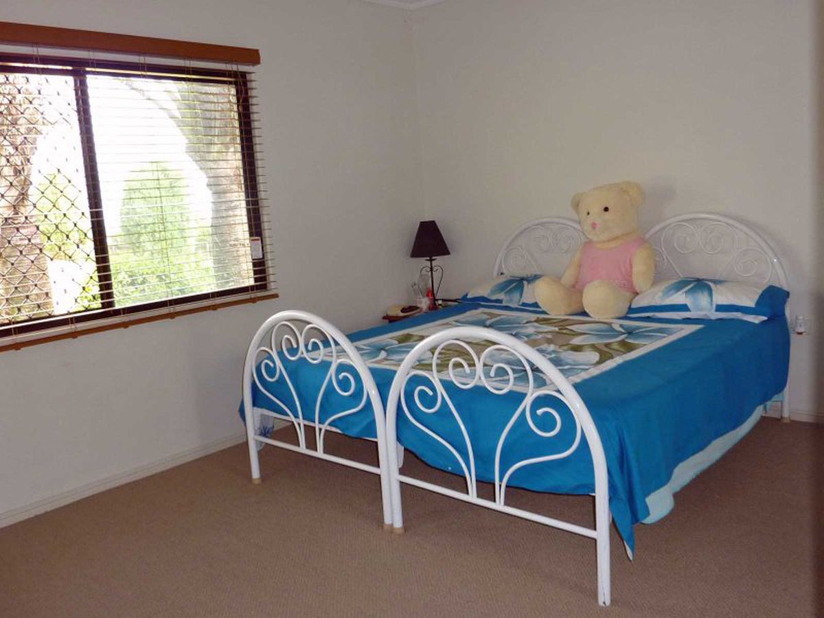 12 Countryview Drive, Atherton