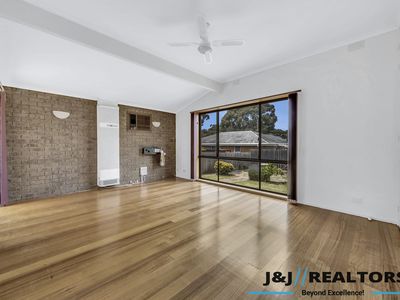 6 Plato Crescent, Wheelers Hill