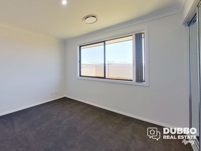 129 Champagne Drive, Dubbo