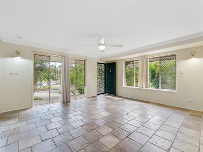 2 / 62 Birdwood Road, Holland Park West