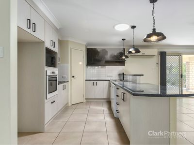 8 Dalewood Place, Fernvale