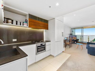 R213 / 200-220 Pacific Highway, Crows Nest