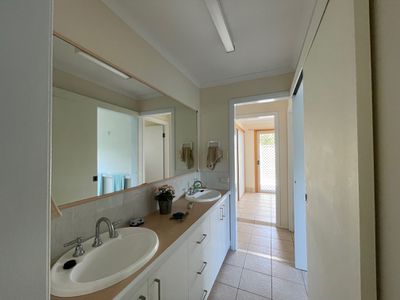5 Parlon Court, Kawungan