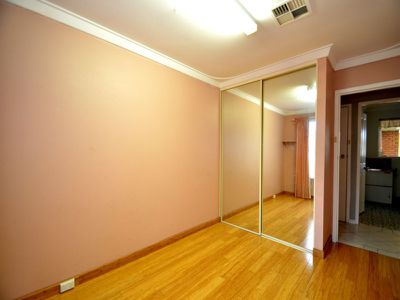 7 Bywood Way, Lynwood