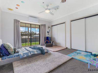 33 Stanley Crescent, Kangaroo Flat