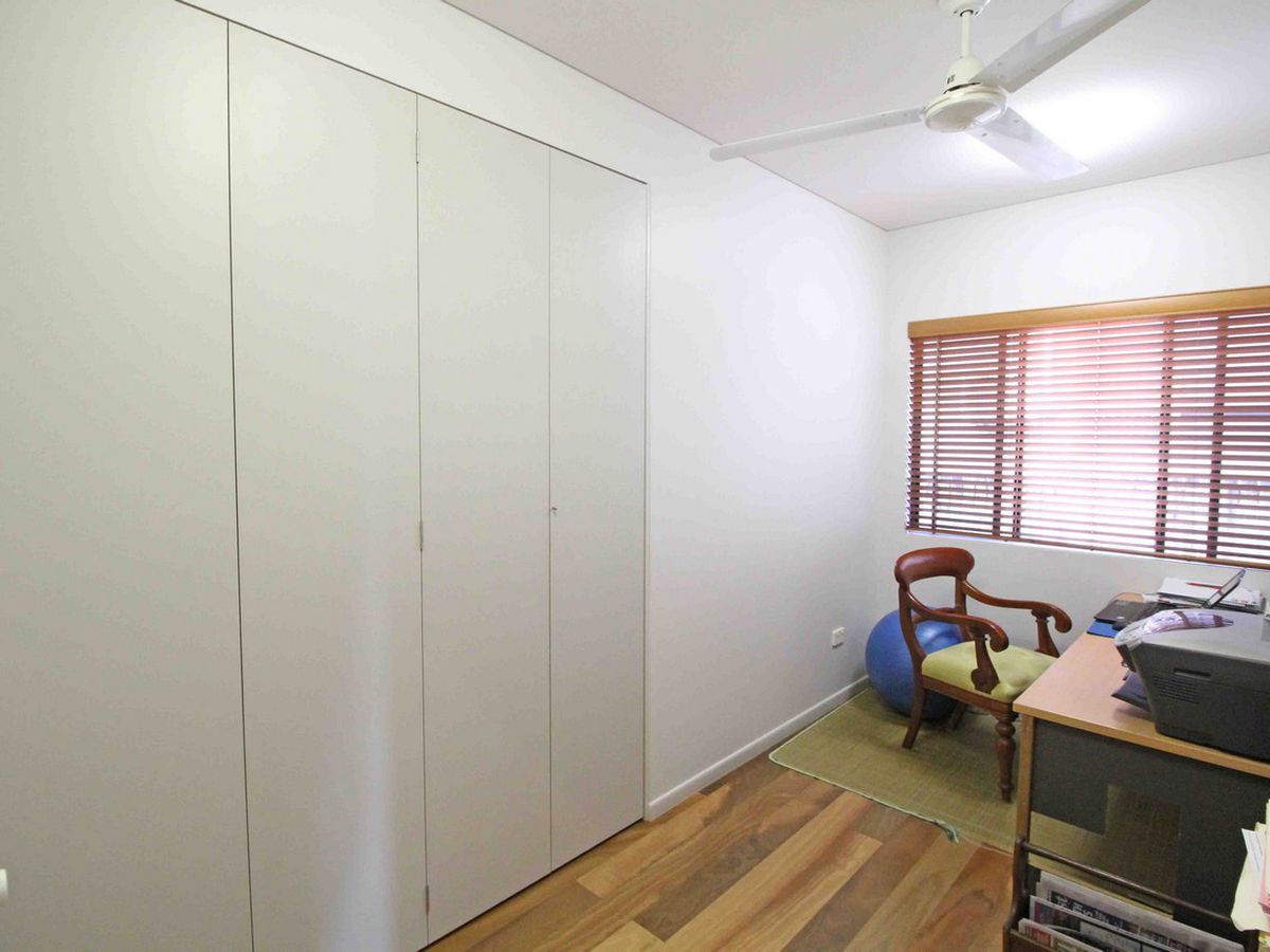 10 AGNEW STREET, Atherton