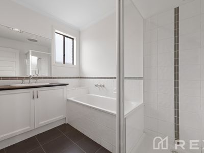 11 Muscari Drive, Pakenham