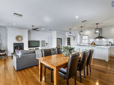 39 Claremont Place, Table Top