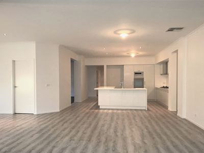 48 Carisbrook Street, Caroline Springs