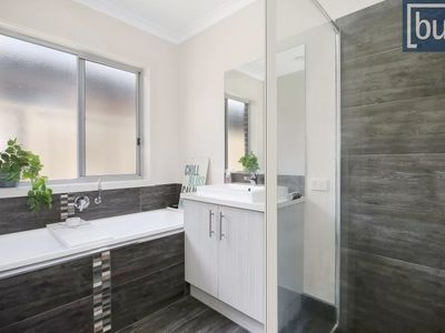 12 Mcdougall Gr, Wodonga