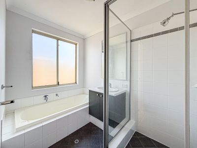 22 / 17 Third Avenue, Kelmscott