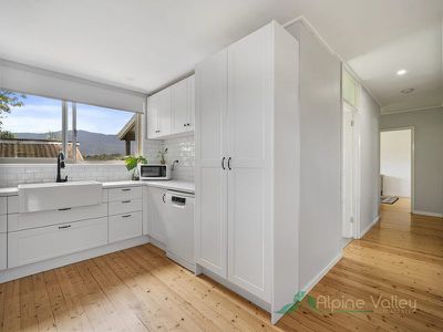 39 Valley Avenue, Mount Beauty