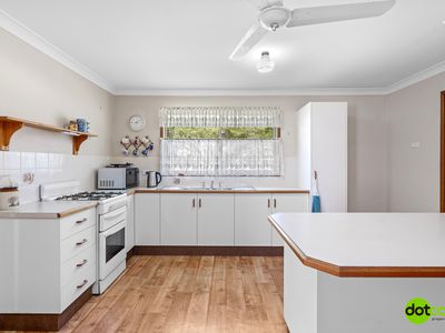 8 Gavin Way, Lake Haven