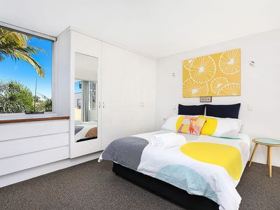 2 / 4 Marina Walk, Alexandra Headland