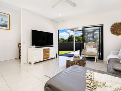 7 Marina Court, Hope Island