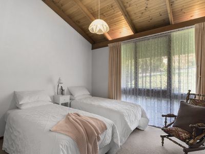 2 PELISSIER STREET, Yea