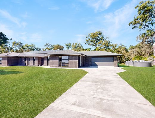 This is the life...Exceptional Cooroibah Home image 2