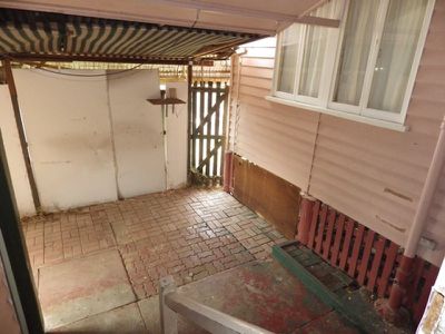 16 Wattle Street, North Booval