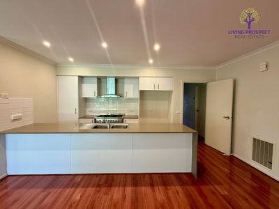 72 Tristania Drive, Point Cook