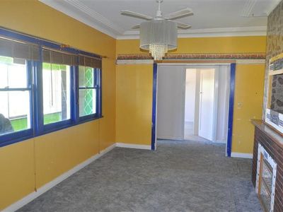 2 Calarie Road, Forbes