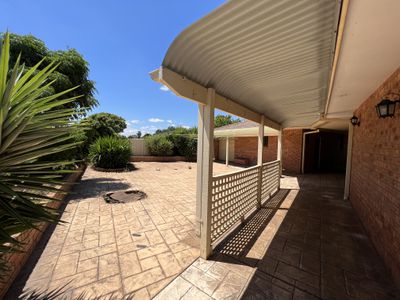 33 Chifley Drive, Dubbo
