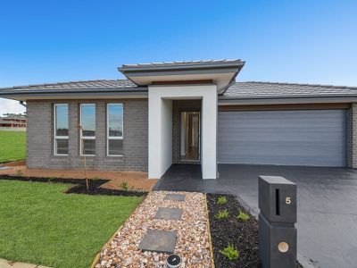 5 Italianate Street, Charlemont