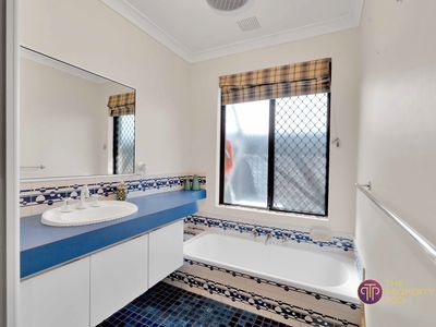 17 Fountain Way, Huntingdale