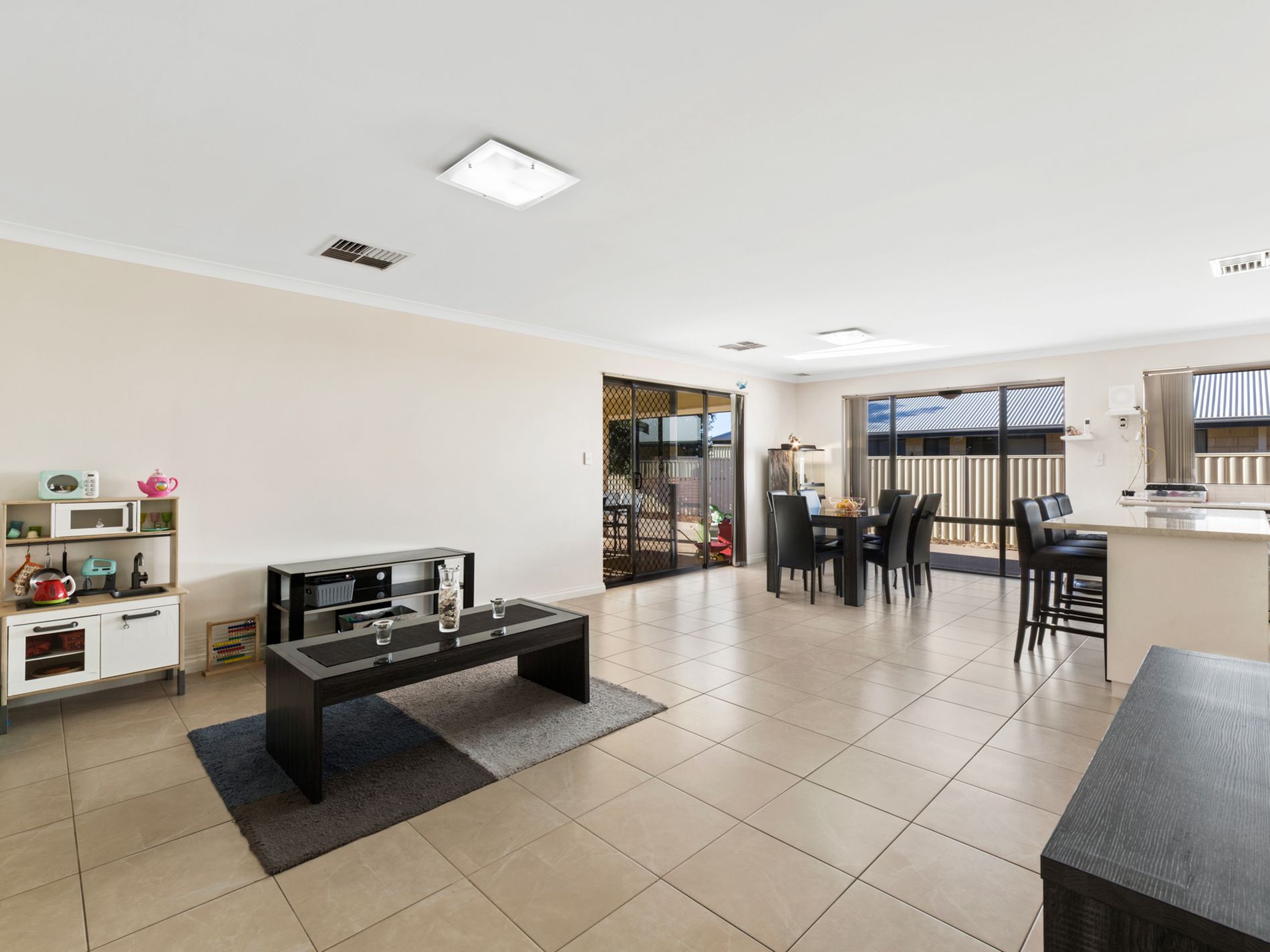 8 Riseberry Way, Somerville