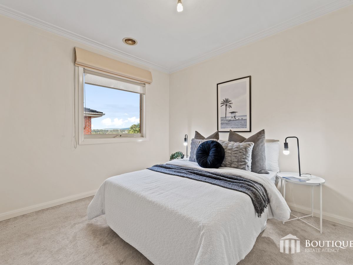 16 Somerset Drive, Dandenong North