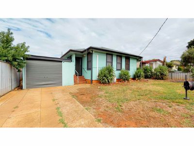 24 Yulong Street, Dubbo